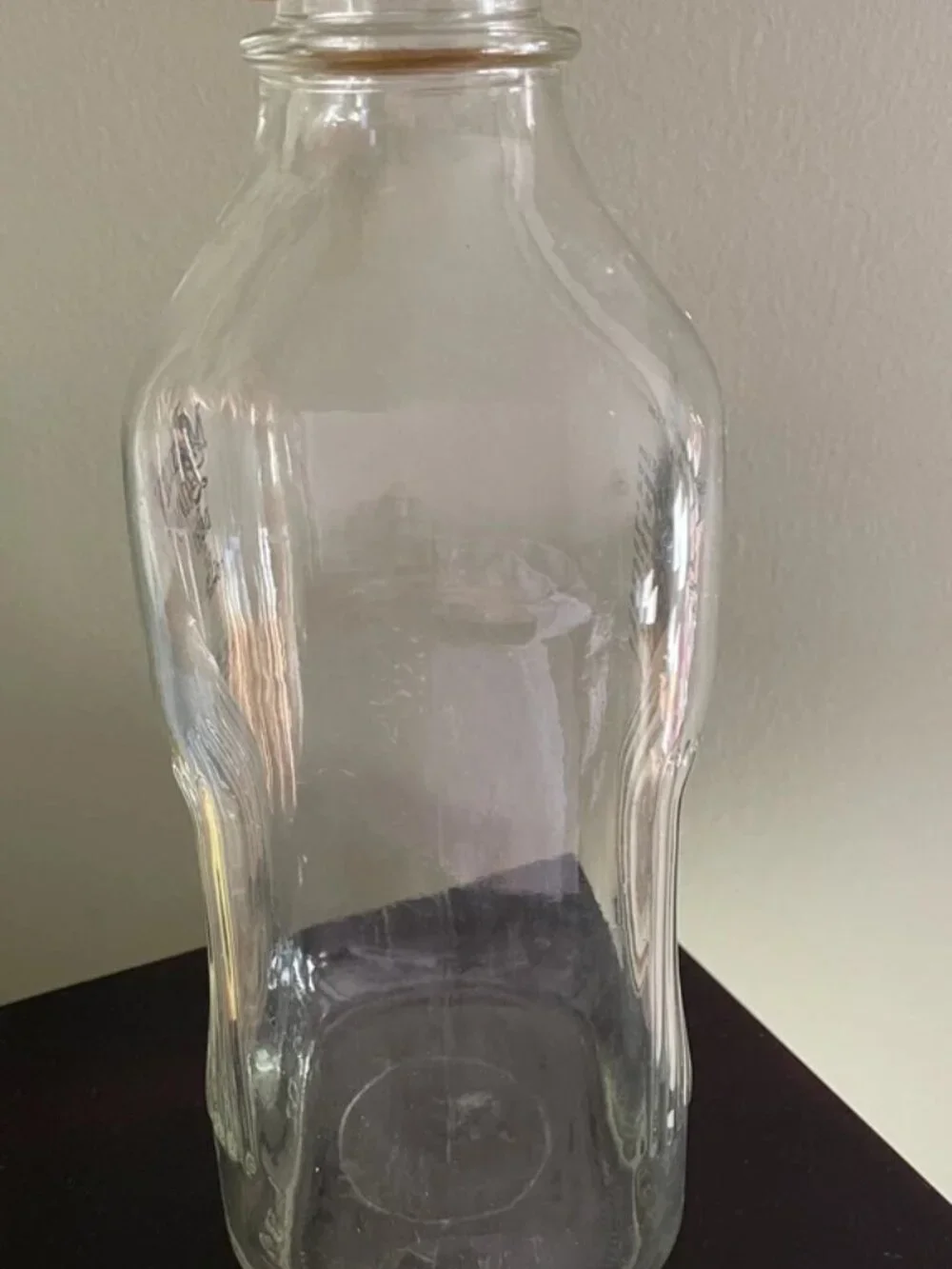 MEMORY LANE DAIRY FORDLAND MO. 64 oz. MOCHA GLASS MILK BOTTLE GOLD LID